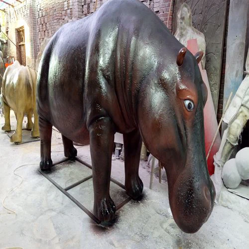 Statua del personaggio dei cartoni animati in vetroresina