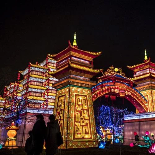 Lanterna di luce intorno al display del parco