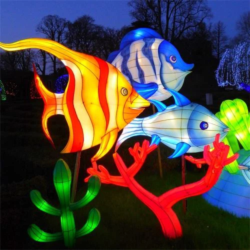 Lanterna di pesce vivido a grandezza naturale Decorazione di Capodanno